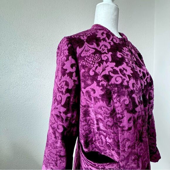 Isaac Mizrahi Live Velvet Scroll Jacquard Snap Front Jacket QVC - Picture 4 of 15